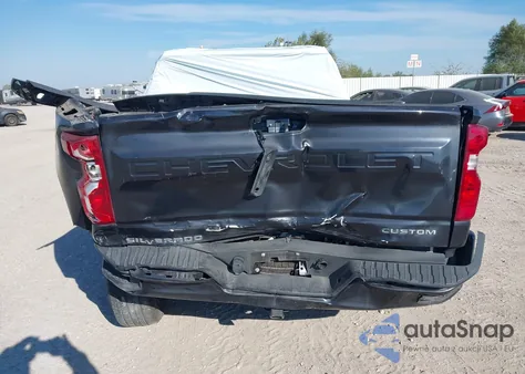 2022 Chevrolet Silverado 1500 2Wd Short Bed Custom z USA, uszkodzony, nr VIN 1GCPABEK6NZ632456